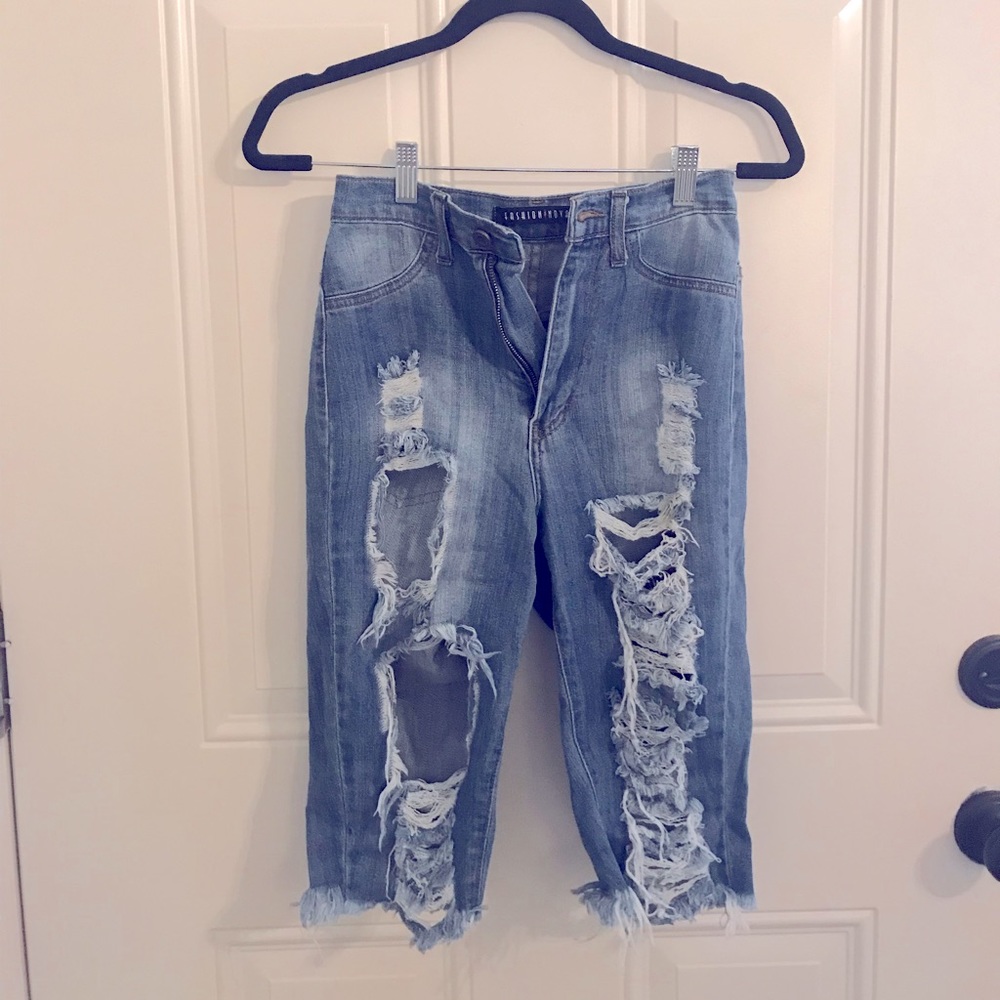 Fashion Nova Jean Shorts - Picture 5 of 7